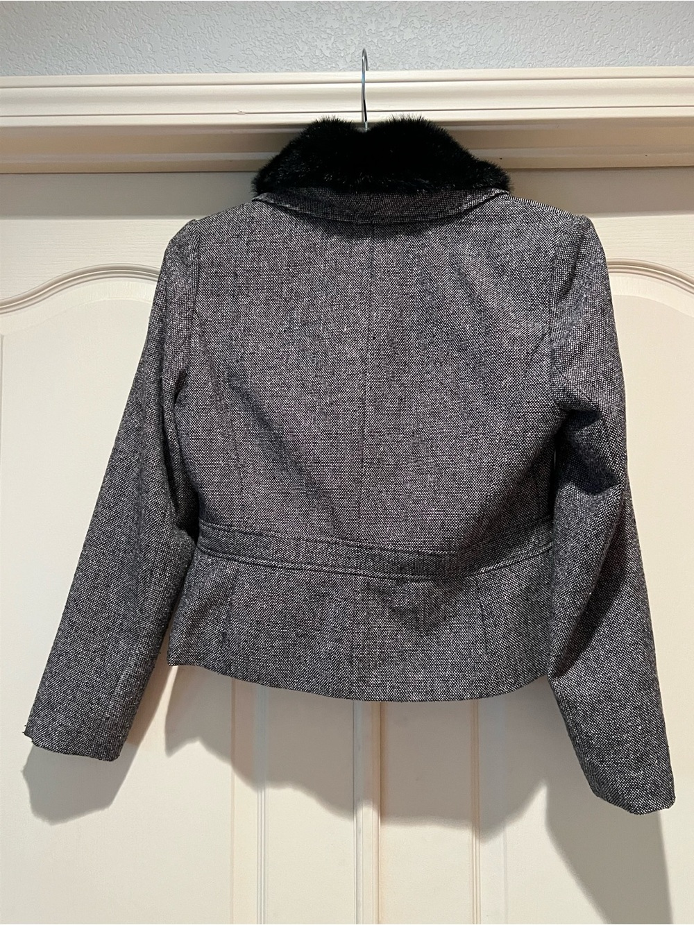 Women's Tweed Jacket with Removable Faux Fur Collar - Picture 2 of 10